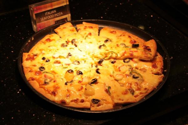 Italian Seafood Pizza - Buffet 101 menu at Eastwood, pasay City 