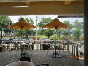 outdoor dining area