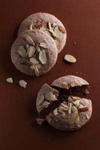 almond meringue cookies