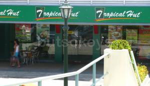 Tropical Hut Hamburger