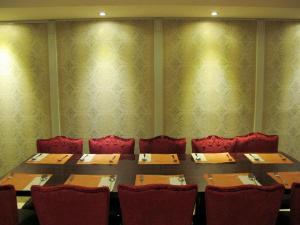 la morato dining table